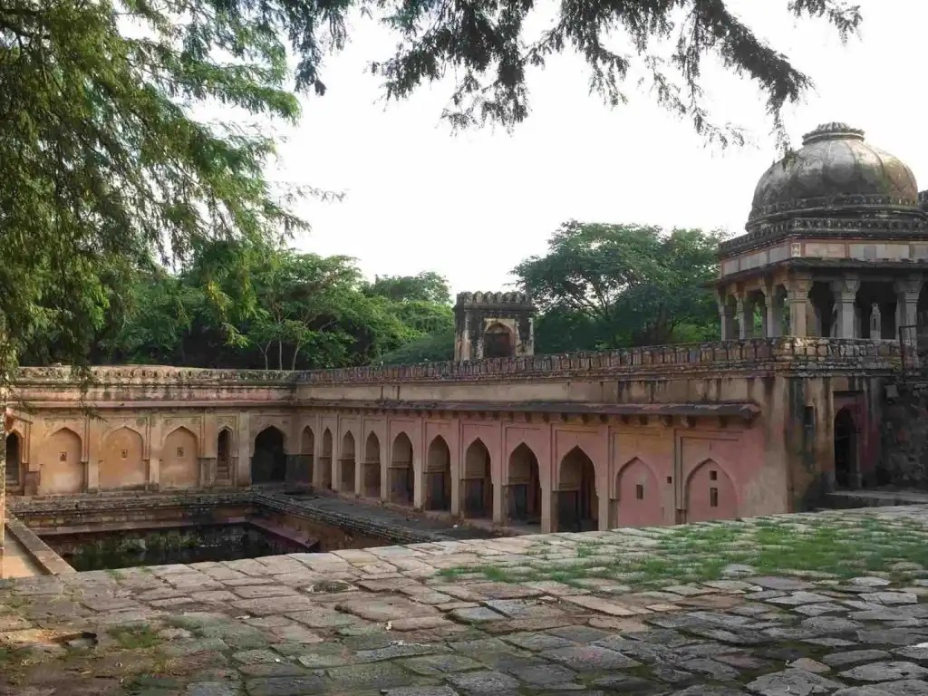Stepwells of Time : Baolis and the Cultural History of&nbsp;Delhi